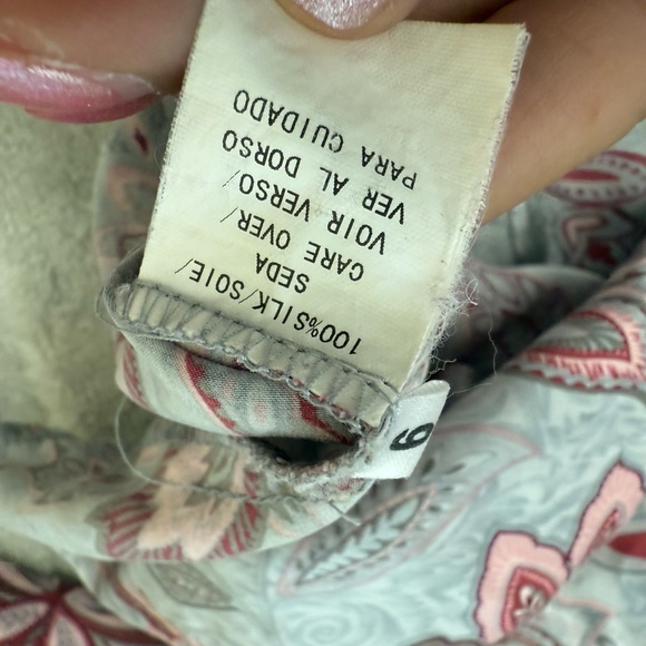Due Per Due Silk Paisley Pattern Gray and Pink Button Down Size 6 - Picture 6 of 7